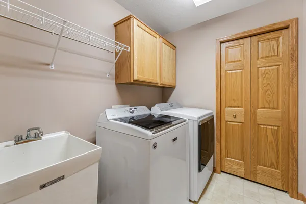 $290,000 | 205 Park Drive, Lewiston, MN 55952