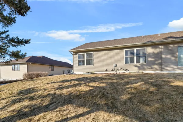 $290,000 | 205 Park Drive, Lewiston, MN 55952