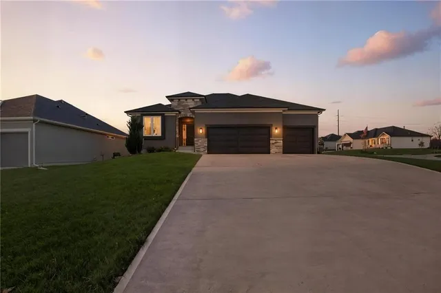 $599,000 | 19485 West 202nd St Spring Hill, Spring Hill, KS 66083