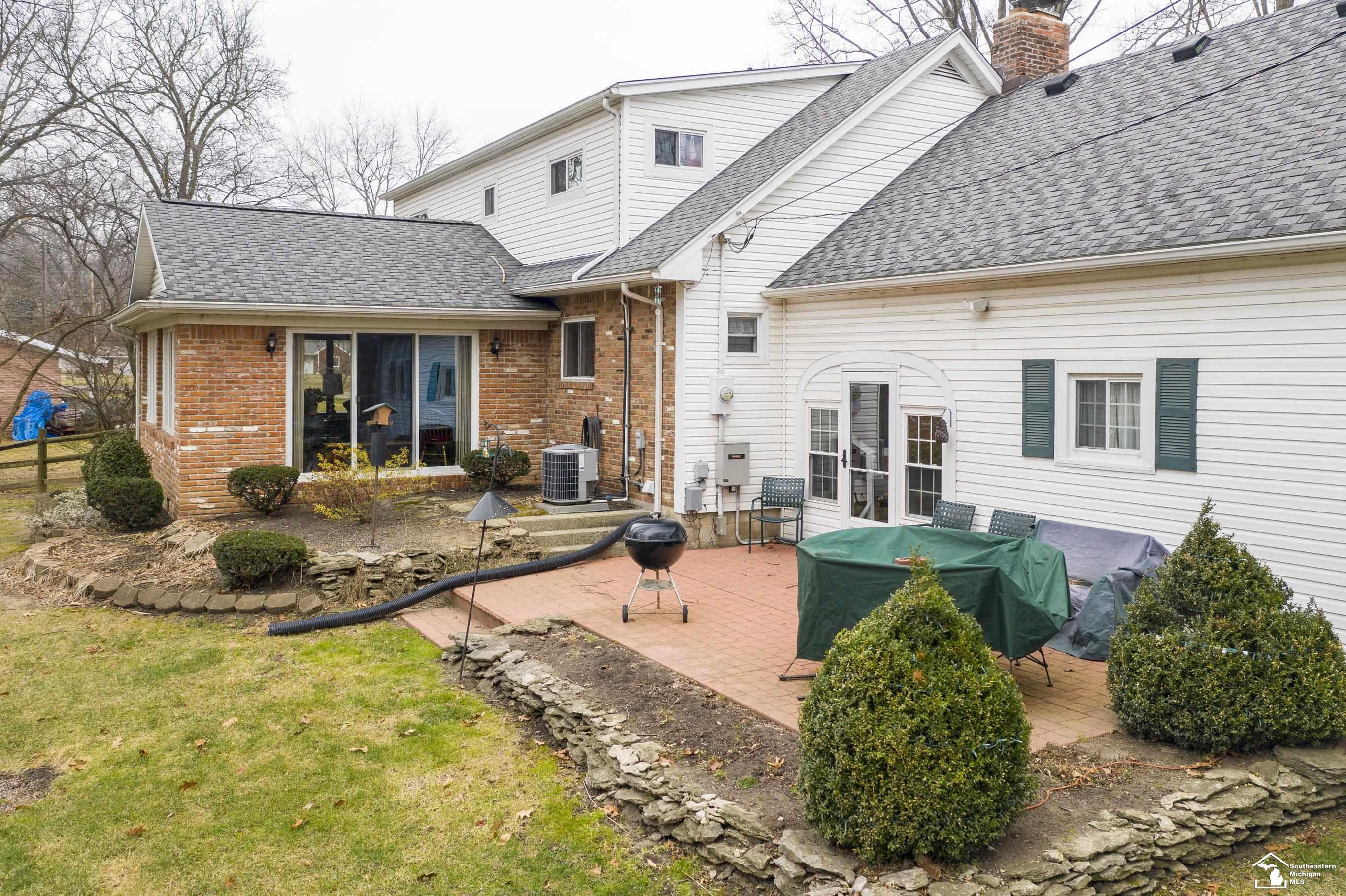 2211 Smith Road Temperance, MI 48182 - Photo 4 of 50