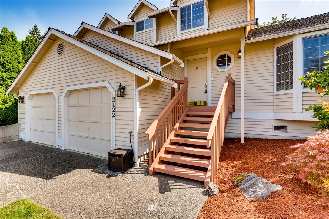 2122 Field Avenue Northeast Renton, WA 98059 - Photo 2 of 24