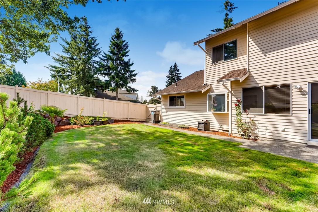 2122 Field Avenue Northeast Renton, WA 98059 - Photo 22 of 24