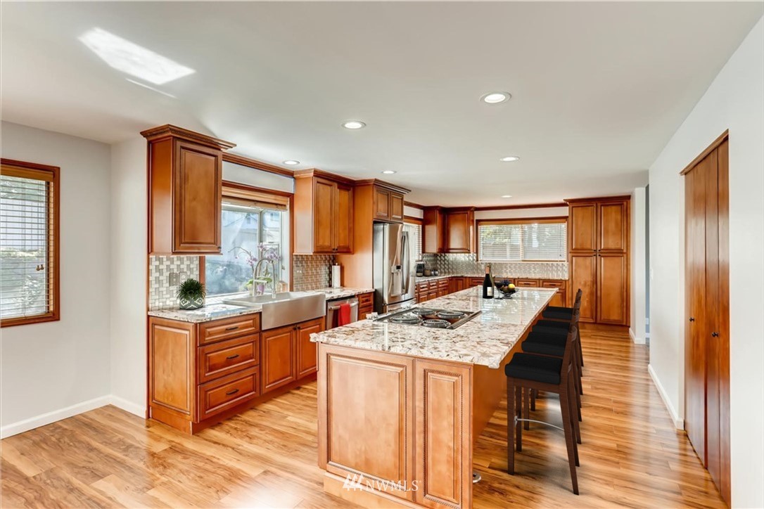 2122 Field Avenue Northeast Renton, WA 98059 - Photo 8 of 24