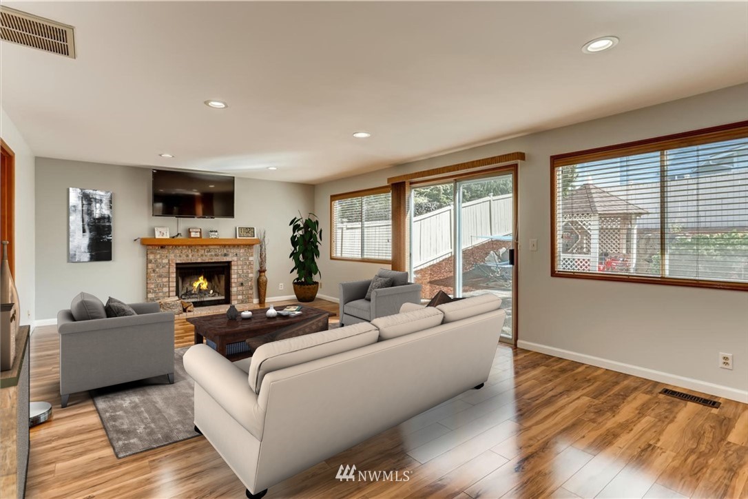 2122 Field Avenue Northeast Renton, WA 98059 - Photo 10 of 24