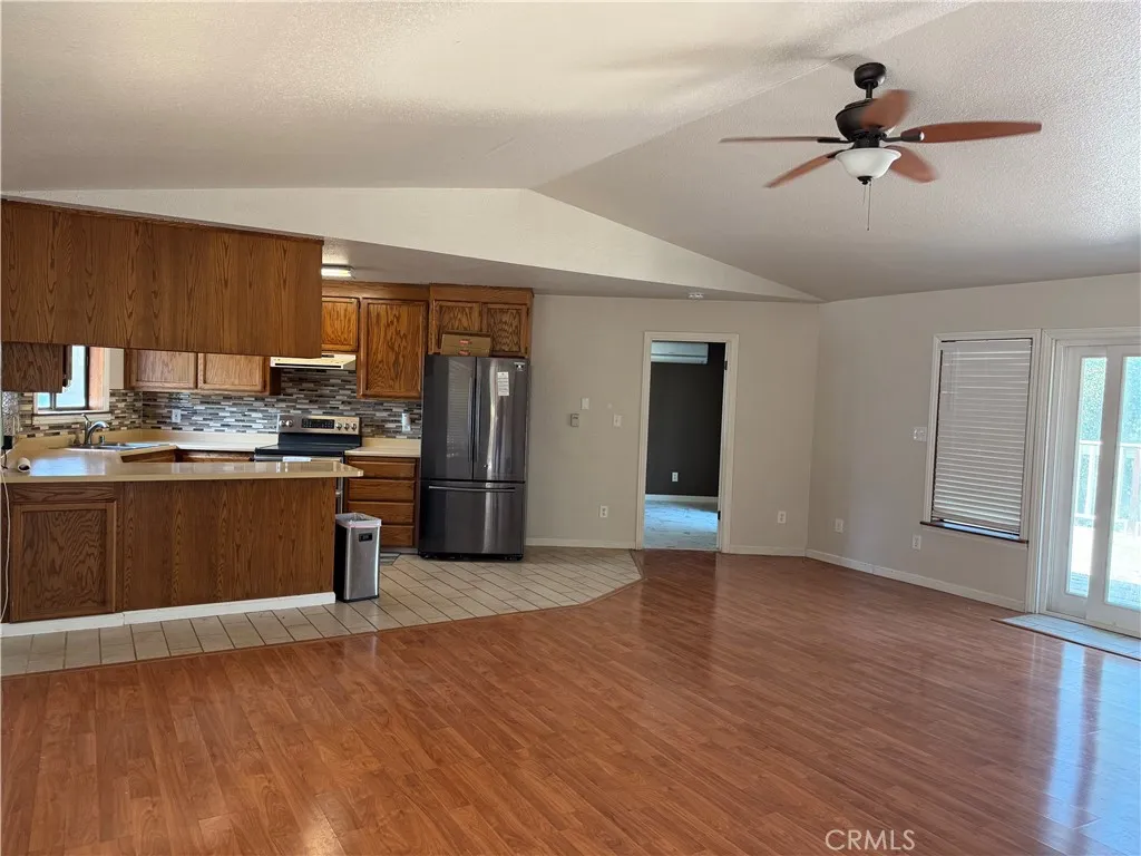 16185 Caribou Road Cottonwood, CA 96022 - Photo 4 of 21 family room