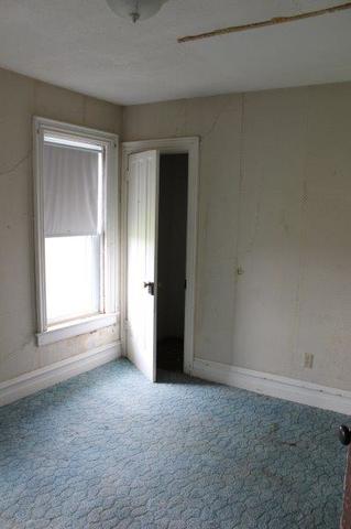 19567 Mathew Road Morrison, IL 61270 - Photo 26 of 62 an empty room with windows and closet