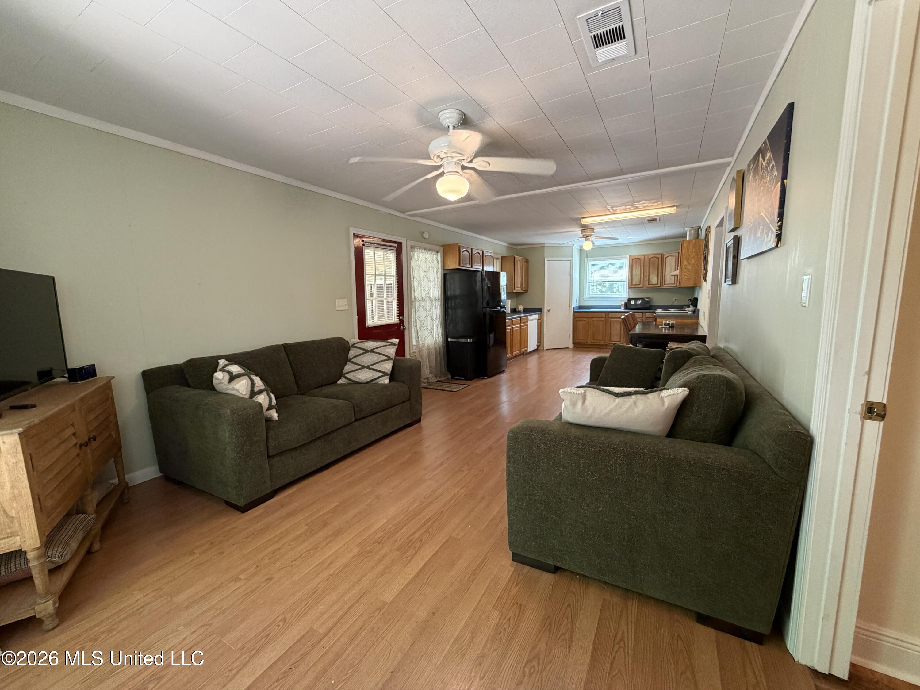 68 Oak Point Road Picayune, MS 39466 - Photo 5 of 32 IMG_2985