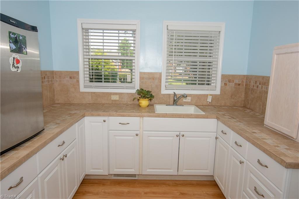 3944 Brandywine Street High Point, NC 27265 - Photo 13 of 30 Gallery Image 13