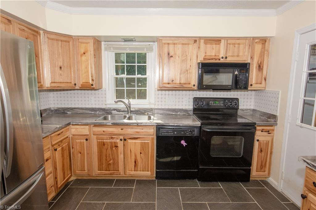 3944 Brandywine Street High Point, NC 27265 - Photo 6 of 30 Gallery Image 6