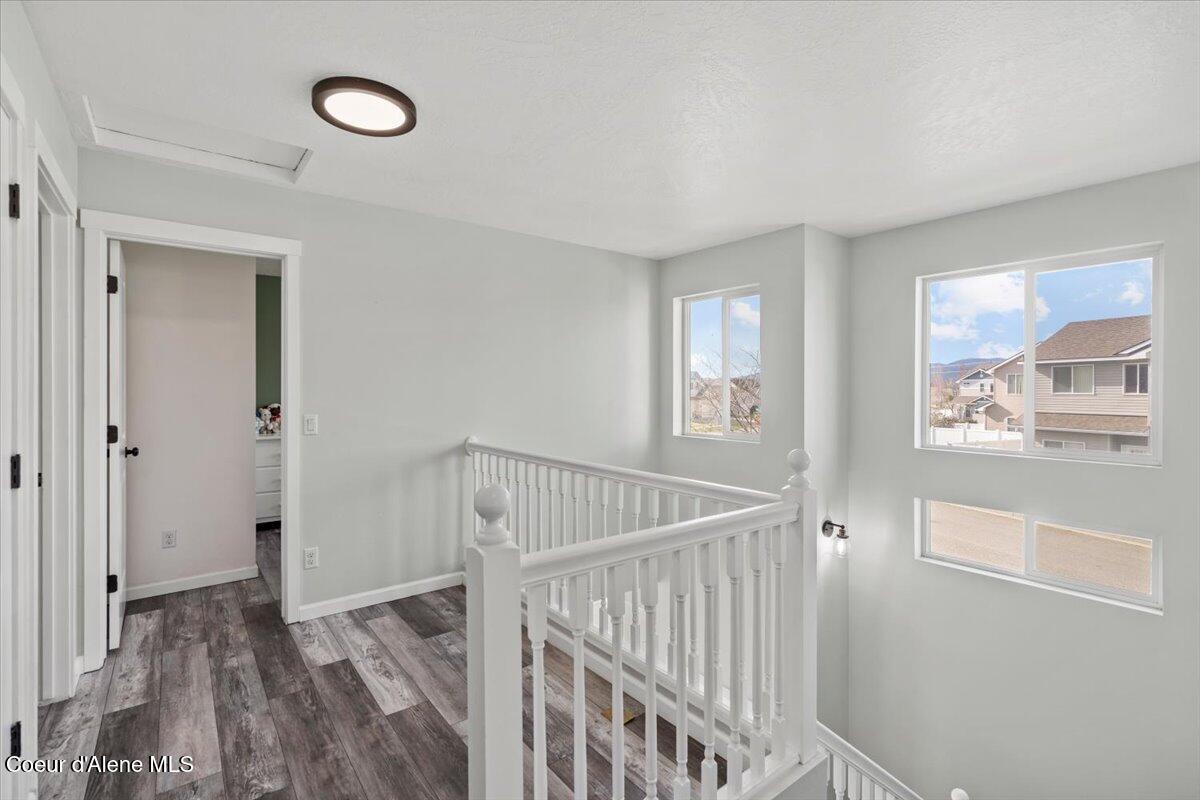7919 Holyoke Loop Coeur D'Alene, ID 83815 - Photo 13 of 26 19-Landing