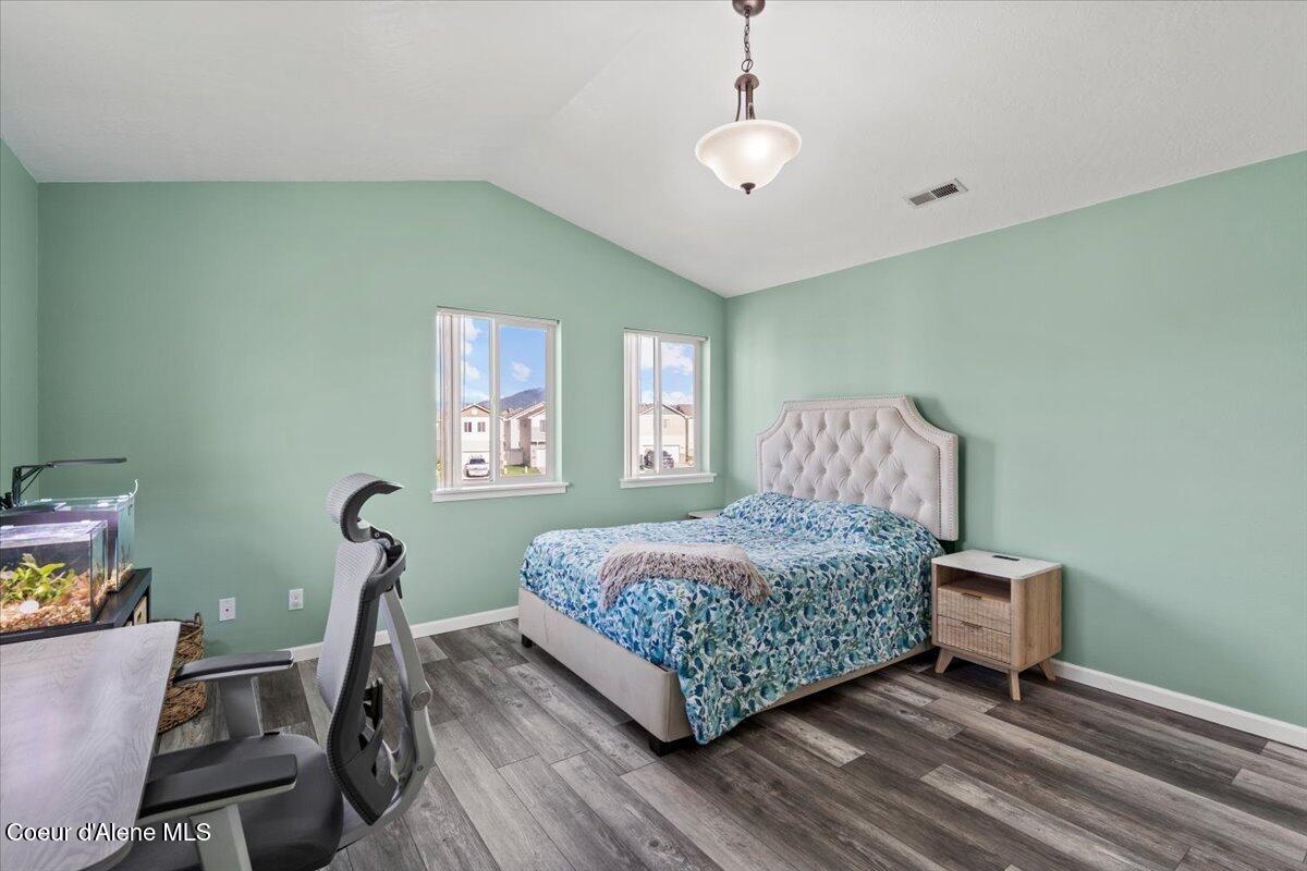 7919 Holyoke Loop Coeur D'Alene, ID 83815 - Photo 14 of 26 20-Primary Bedroom