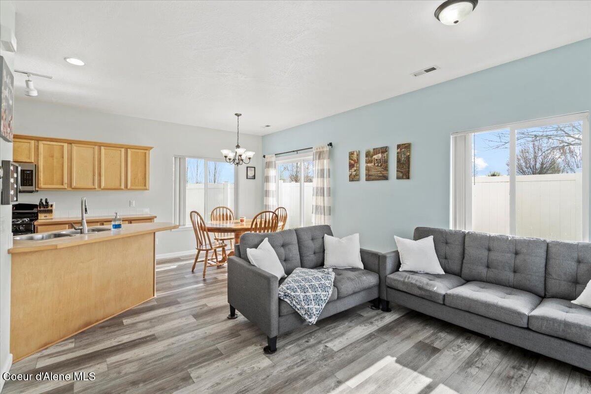 7919 Holyoke Loop Coeur D'Alene, ID 83815 - Photo 7 of 26 08-Living Room