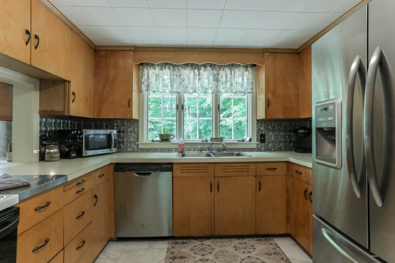 5 Wilson Street Rochester, NH 03867 - Photo 5 of 40