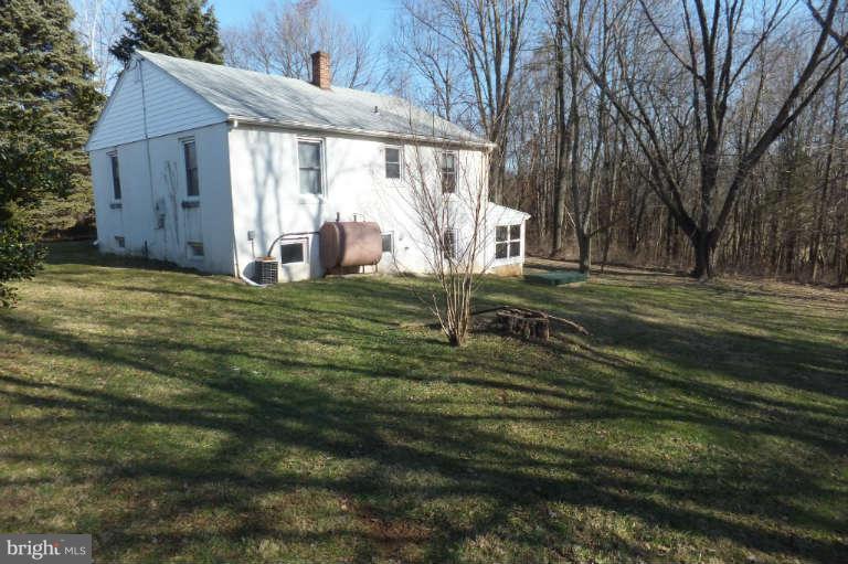 9900 Bellison Road Damascus, MD 20872 - Photo 2 of 30 Exterior (Rear)
