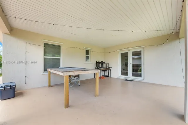 a view of a livingroom with furniture