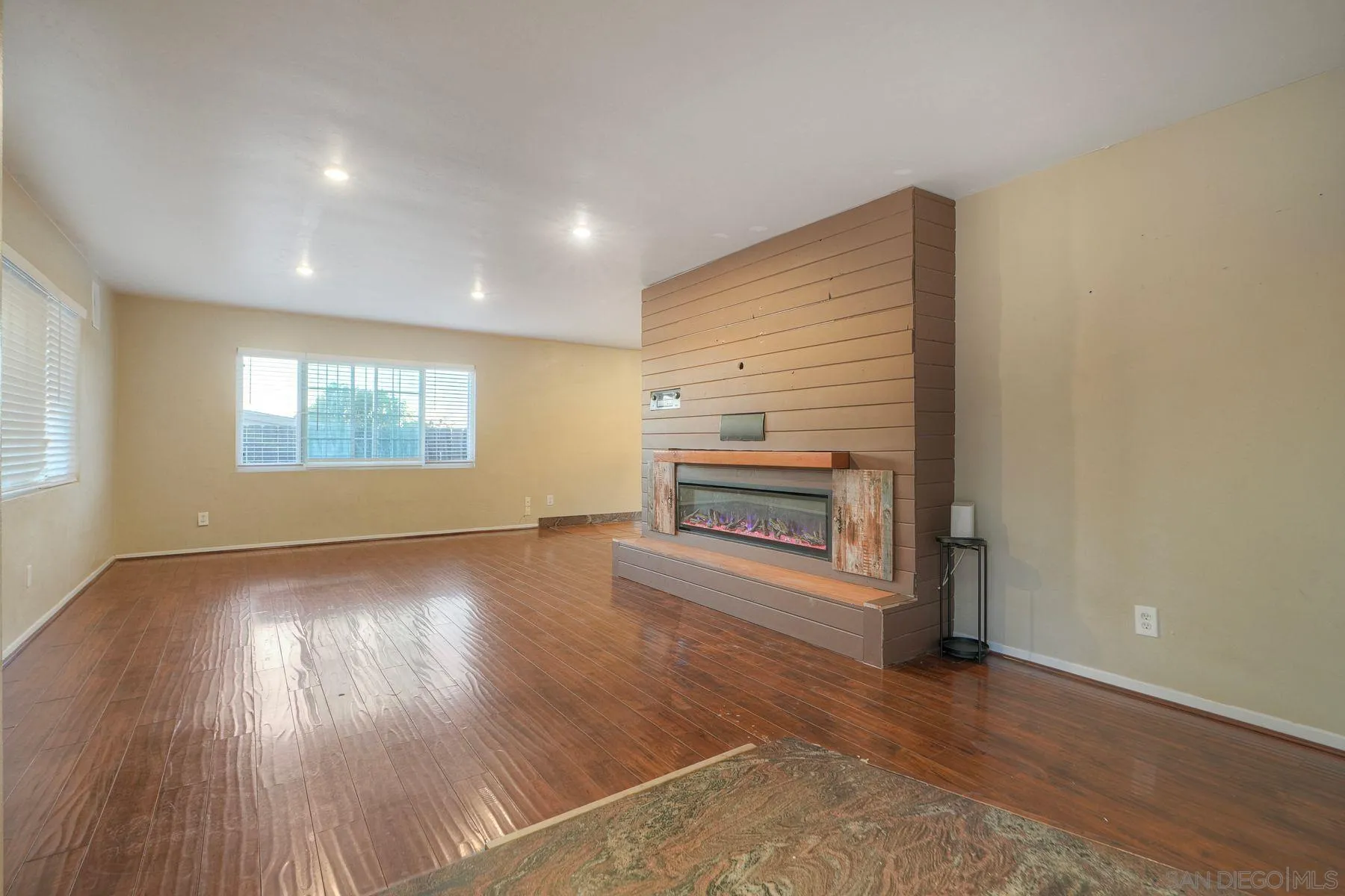 10226 Ramona Drive Spring Valley, CA 91977 - Photo 4 of 39