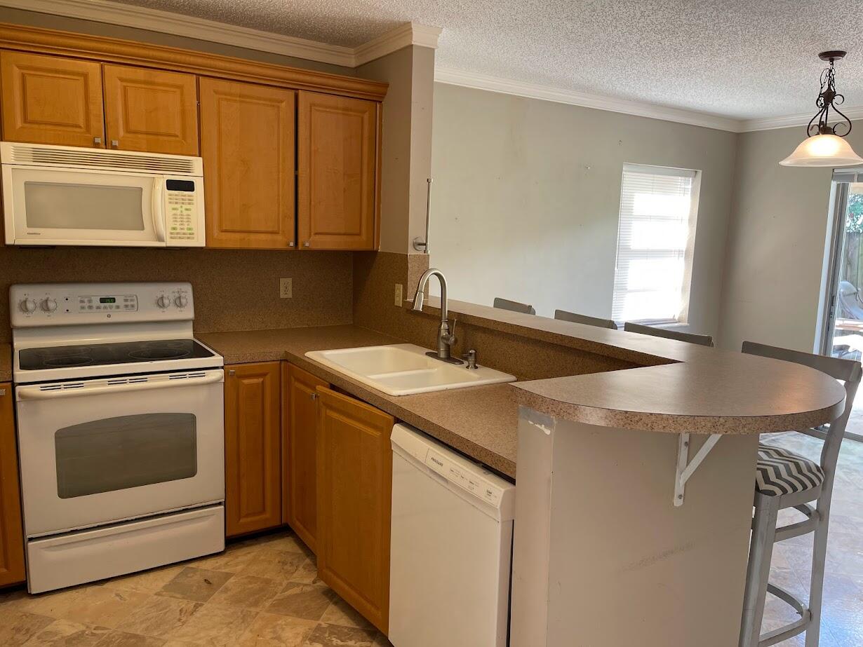 1001 Comanche Street Jupiter, FL 33458 - Photo 10 of 35 Kitchen
