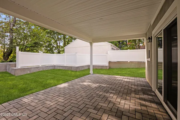 $7,800 | 10 Highland Place, Unit B, Greenwich, CT 06831