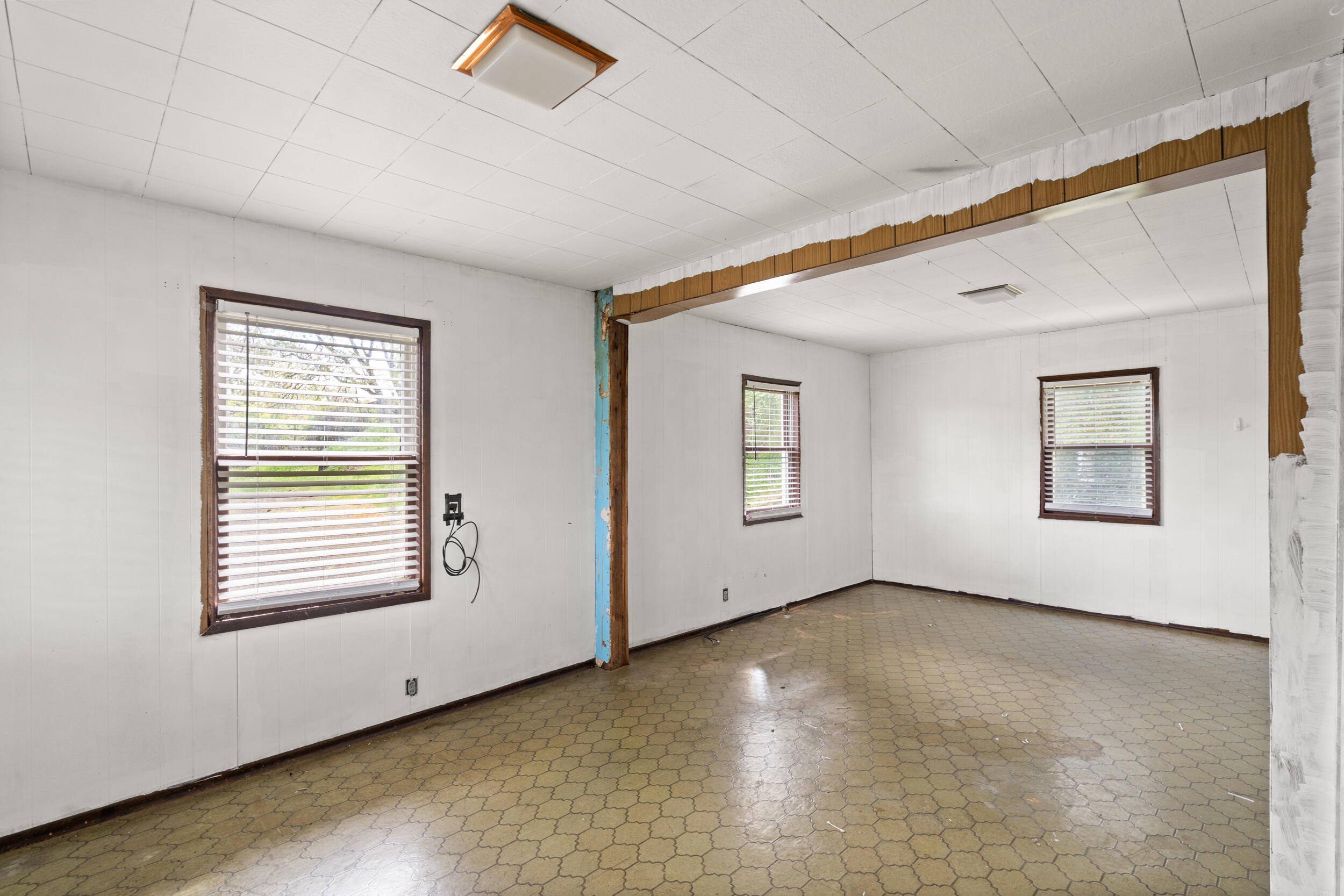 2373 Pioneer Road Talent, OR 97540 - Photo 12 of 28 11
