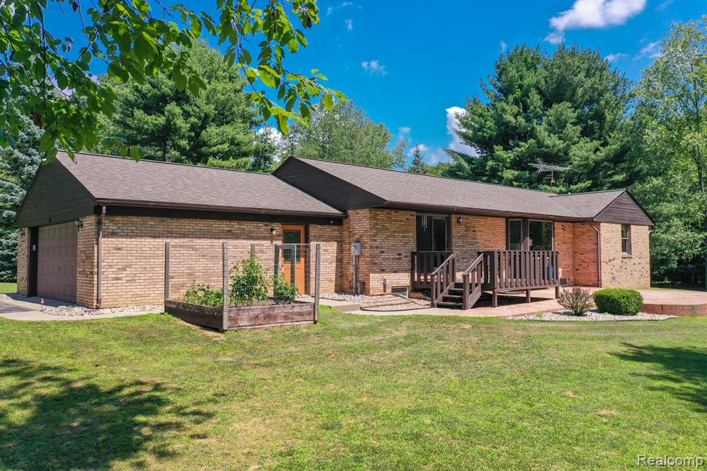 3577 Jewell Road Howell, MI 48843 - Photo 23 of 69