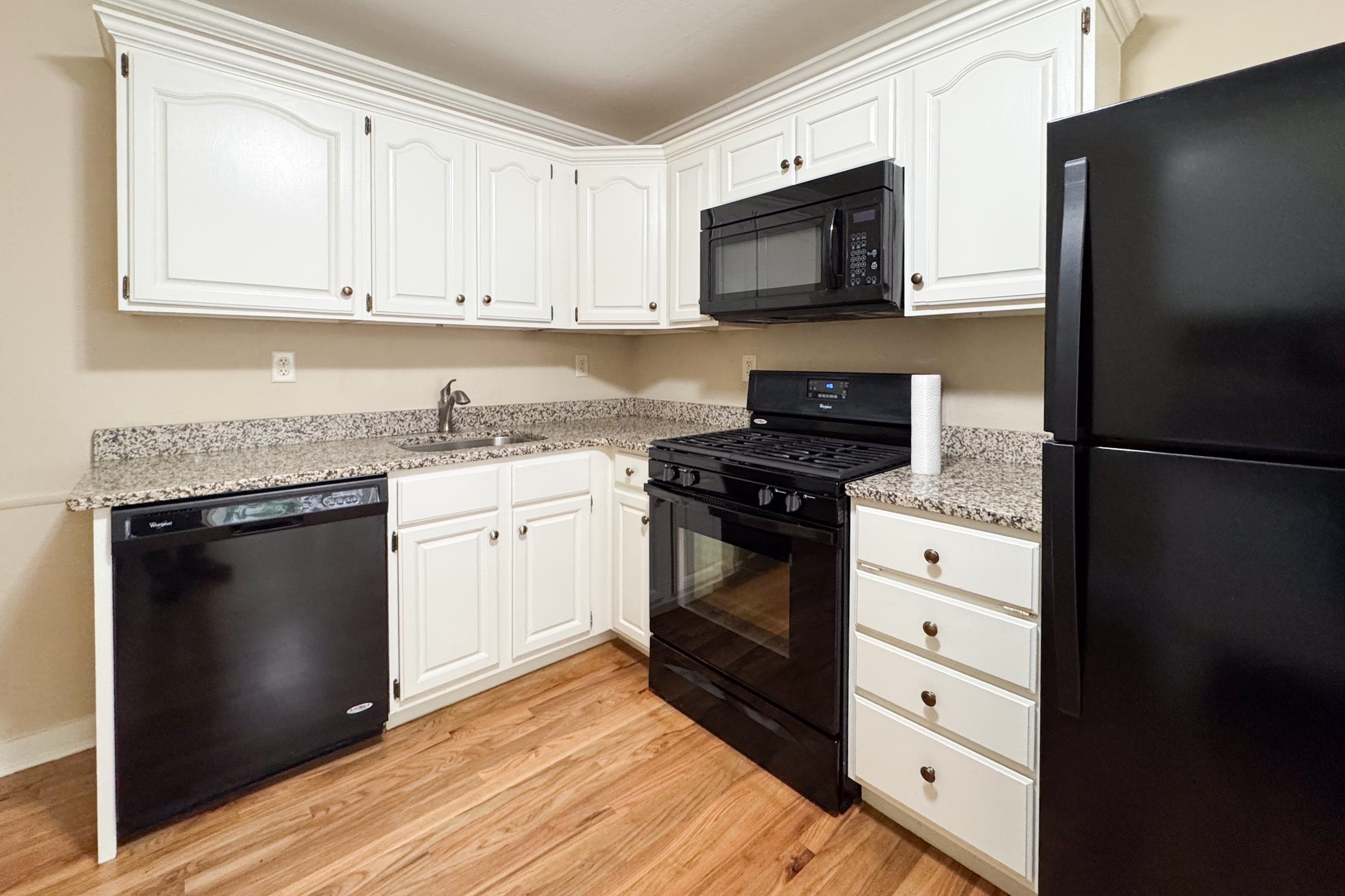 2610 Pelham Road Rockford, IL 61107 - Photo 4 of 30