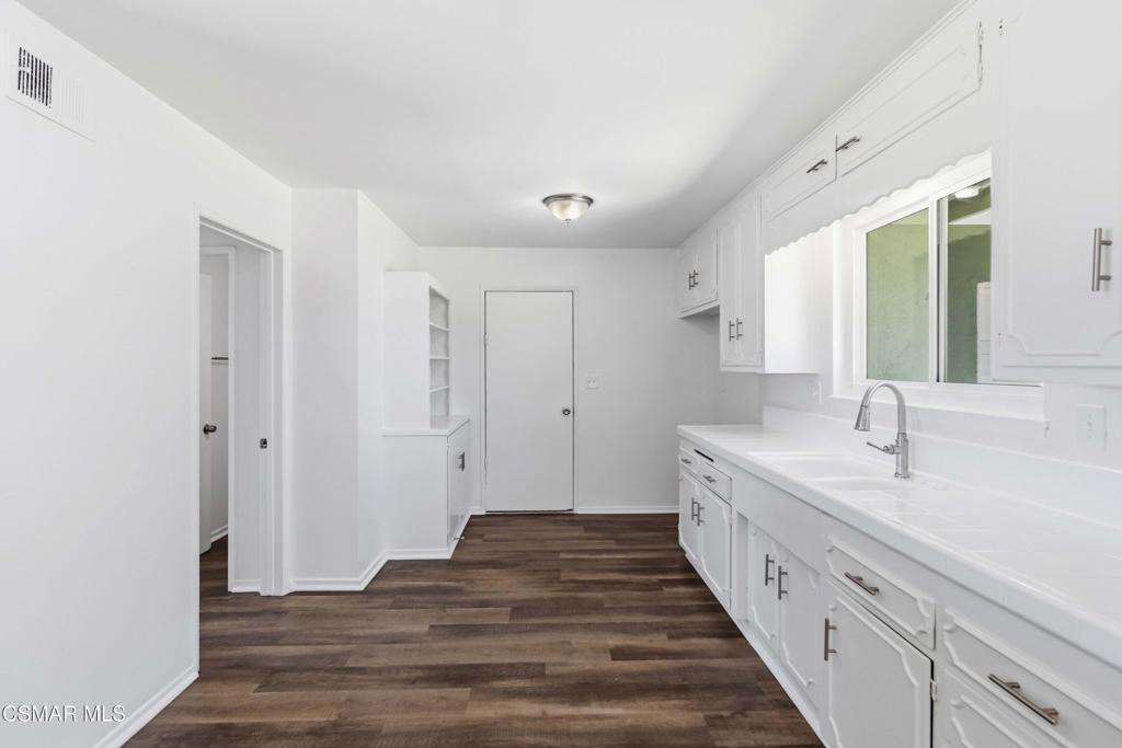 1692 Alviso Street Simi Valley, CA 93065 - Photo 9 of 22