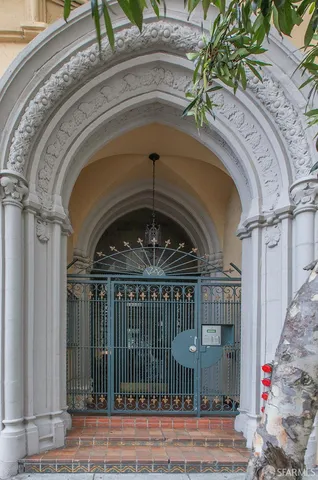 a view of entryway with a front door