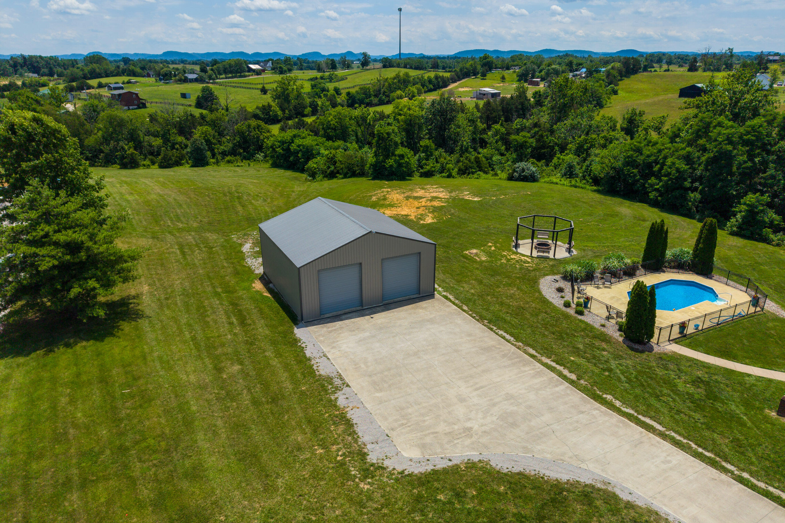 1639 Speedwell Road Richmond, KY 40475 - Photo 17 of 77 20260617-1639-Speedwell-Rd-drone-fh-018_