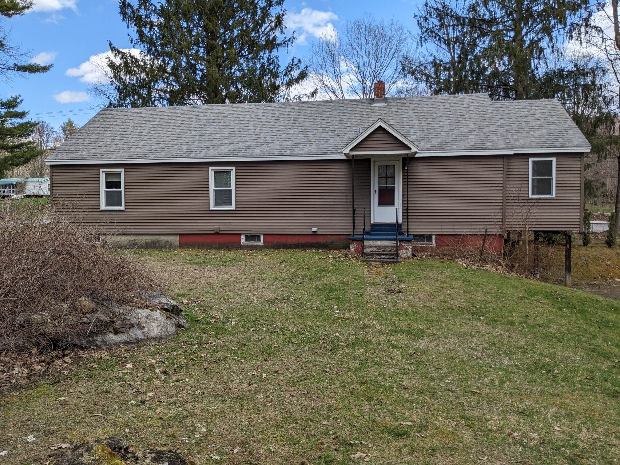 41 Post Road Rutland Town, VT 05701 - Photo 8 of 18