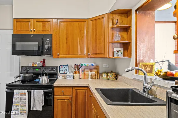 $260,000 | 181 Milner Avenue, Albany, NY 12208