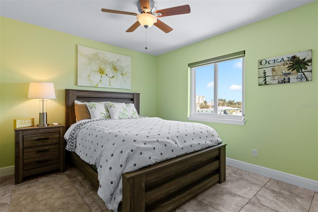 17610 Lee Avenue Redington Shores, FL 33708 - Photo 24 of 41