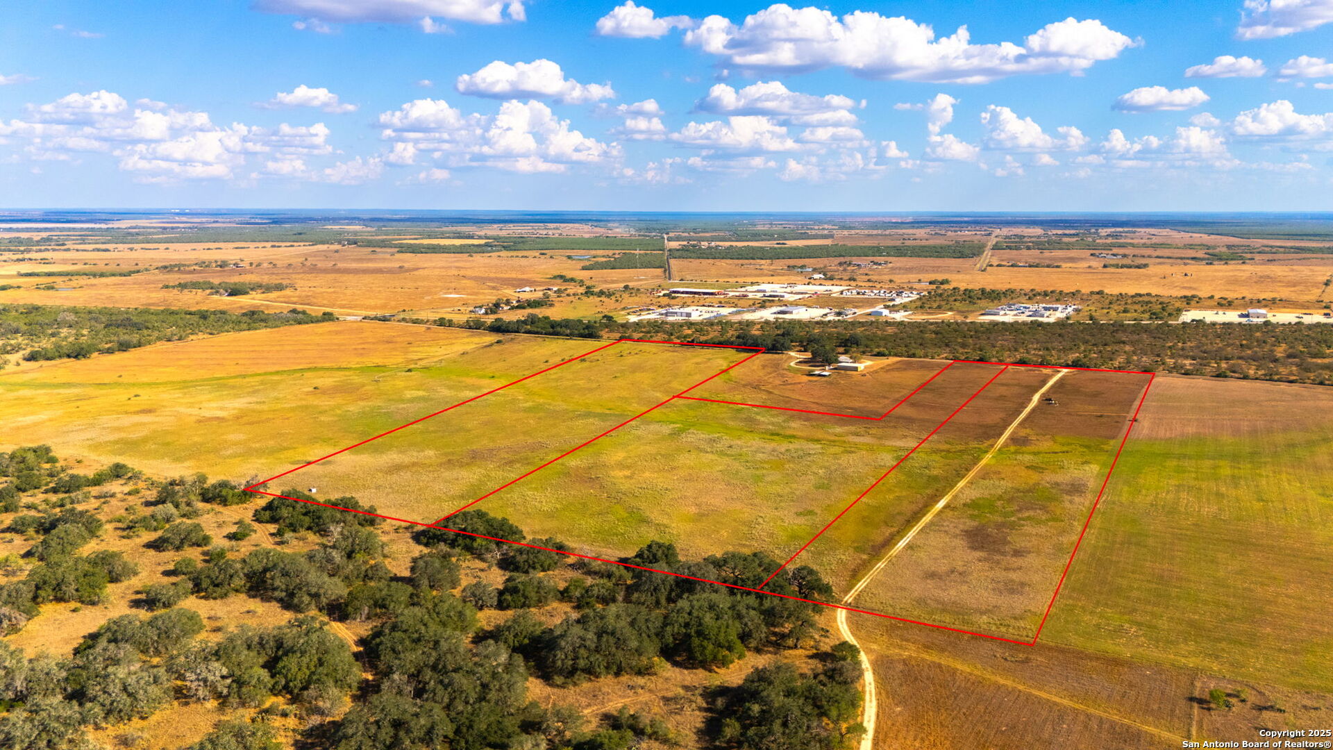 Tract 3 Bynum Road Pleasanton, TX 78114 - Photo 6 of 8 a view of an ocean and beach