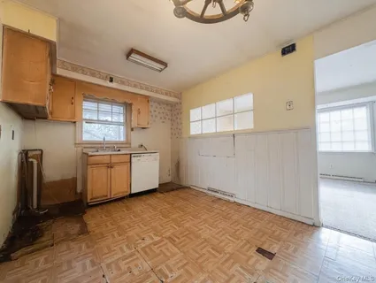 $399,000 | 17 Lake Promenade, Unit PROM, Ronkonkoma, NY 11779