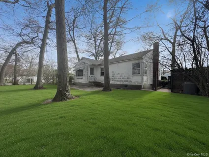 $399,000 | 17 Lake Promenade, Unit PROM, Ronkonkoma, NY 11779