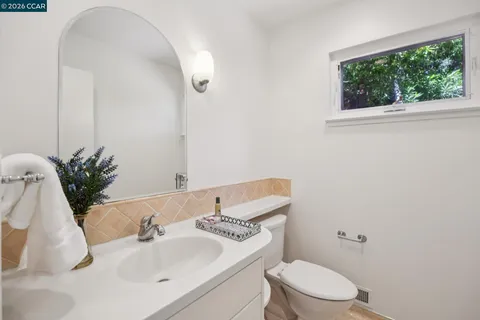 $1,395,000 | 135 Canon Drive, Orinda, CA 94563