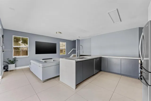 $825,000 | 7521 Northwest 113th Path, Doral, FL 33178