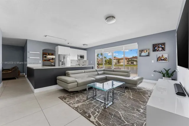 $825,000 | 7521 Northwest 113th Path, Doral, FL 33178