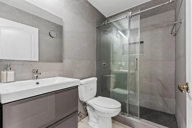 $825,000 | 7521 Northwest 113th Path, Doral, FL 33178