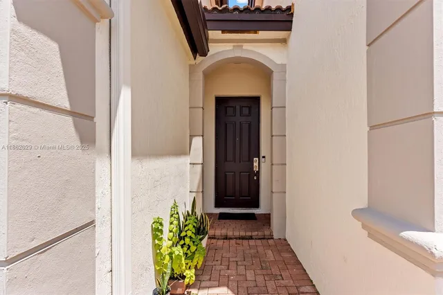 $825,000 | 7521 Northwest 113th Path, Doral, FL 33178
