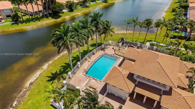 $825,000 | 7521 Northwest 113th Path, Doral, FL 33178