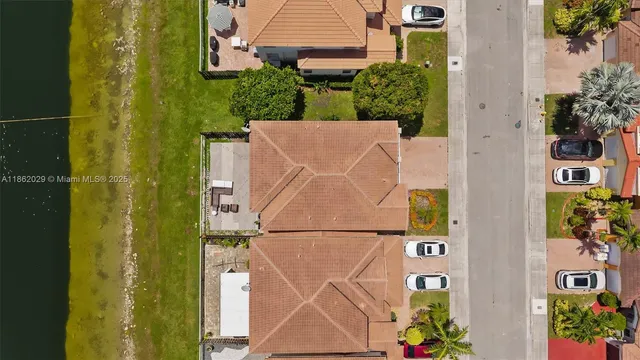 $825,000 | 7521 Northwest 113th Path, Doral, FL 33178