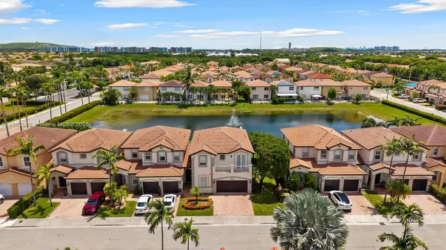$825,000 | 7521 Northwest 113th Path, Doral, FL 33178