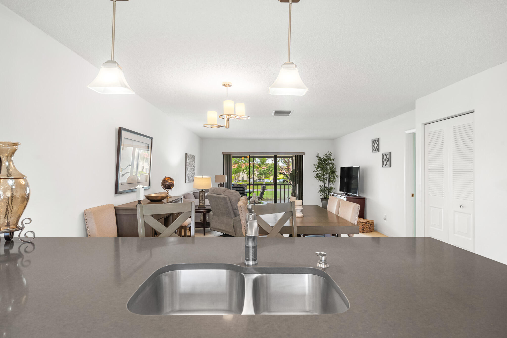 21218 Lago Circle, Unit F Boca Raton, FL 33433 - Photo 12 of 40 DSC02106