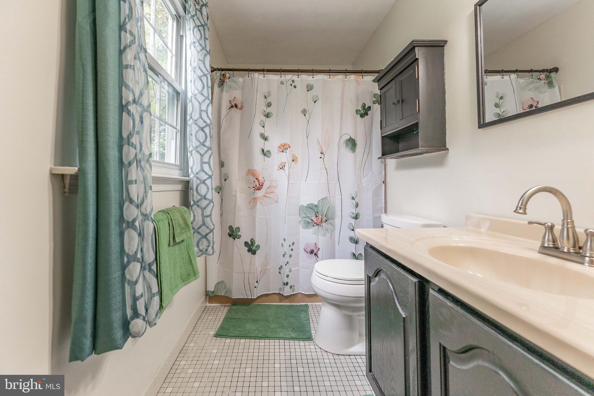 317 East Ridley Avenue Ridley Park, PA 19078 - Photo 31 of 39 Full Hall Bath