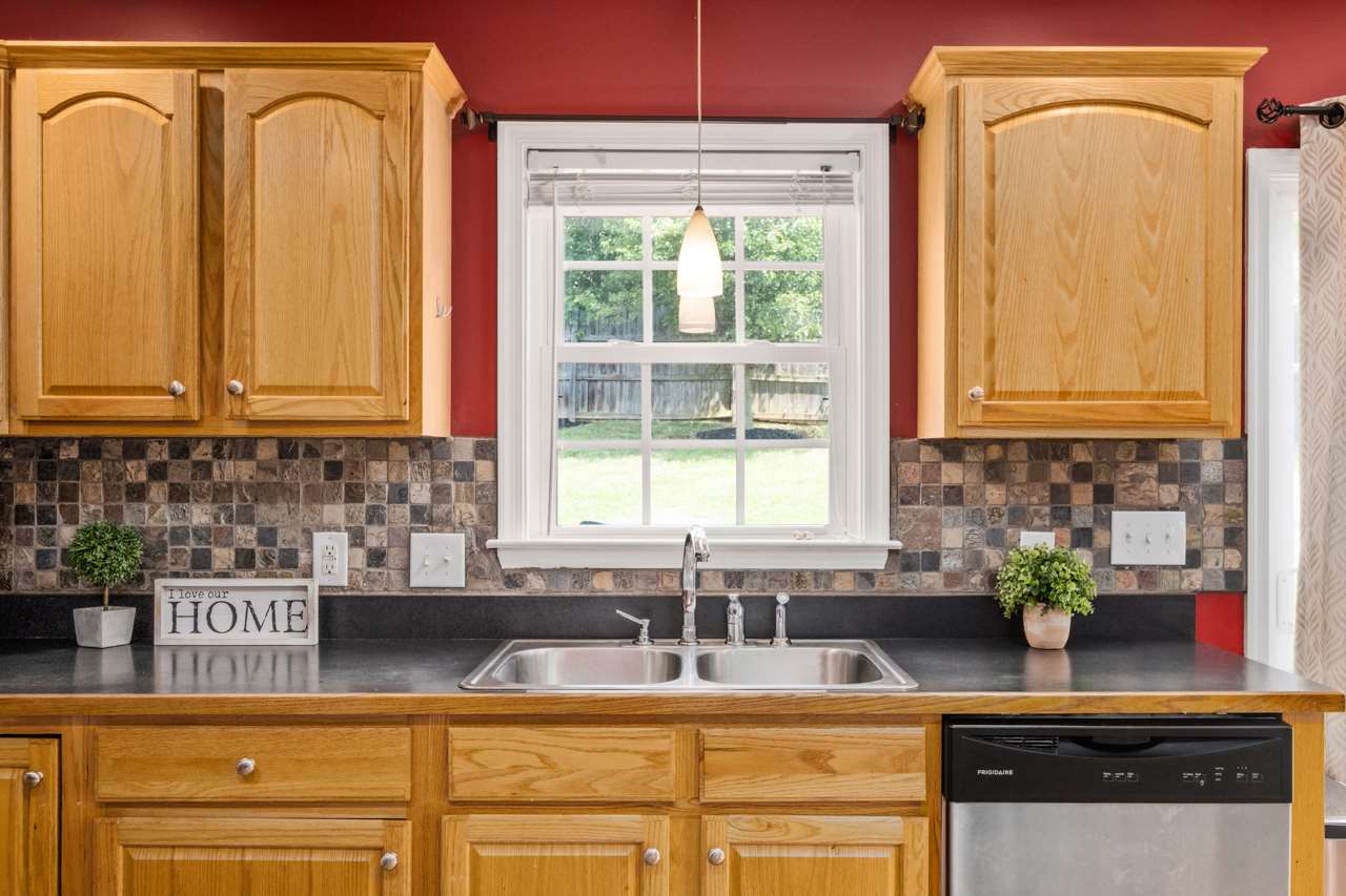 235 Long Meadow Road Fishersville, VA 22939 - Photo 8 of 29 Gallery Image 8
