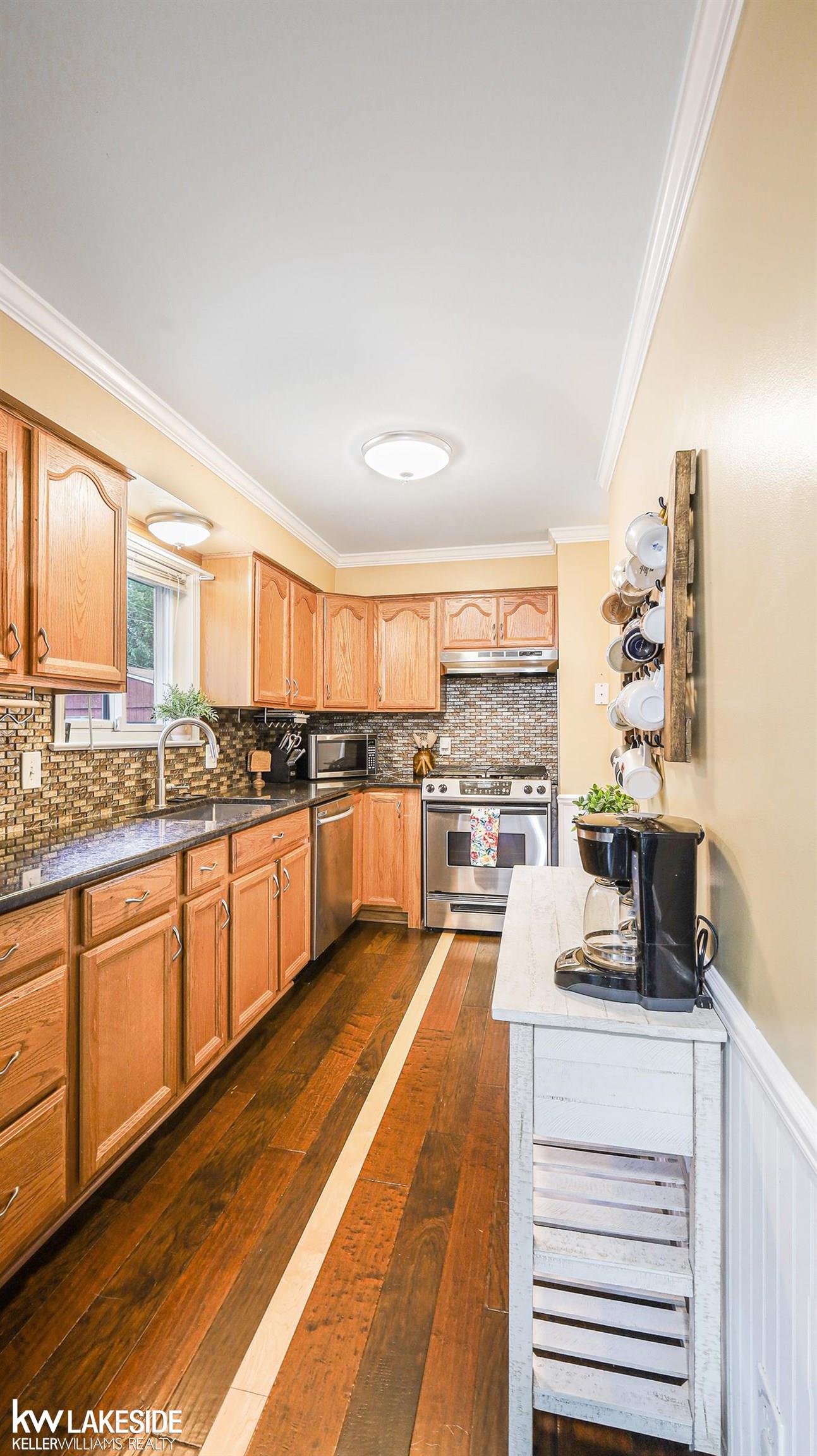 33751 Schneider Road New Baltimore, MI 48047 - Photo 11 of 29 50152812-e7ce3a18-698d-4210-bd2a-22fc059f147a.JPG