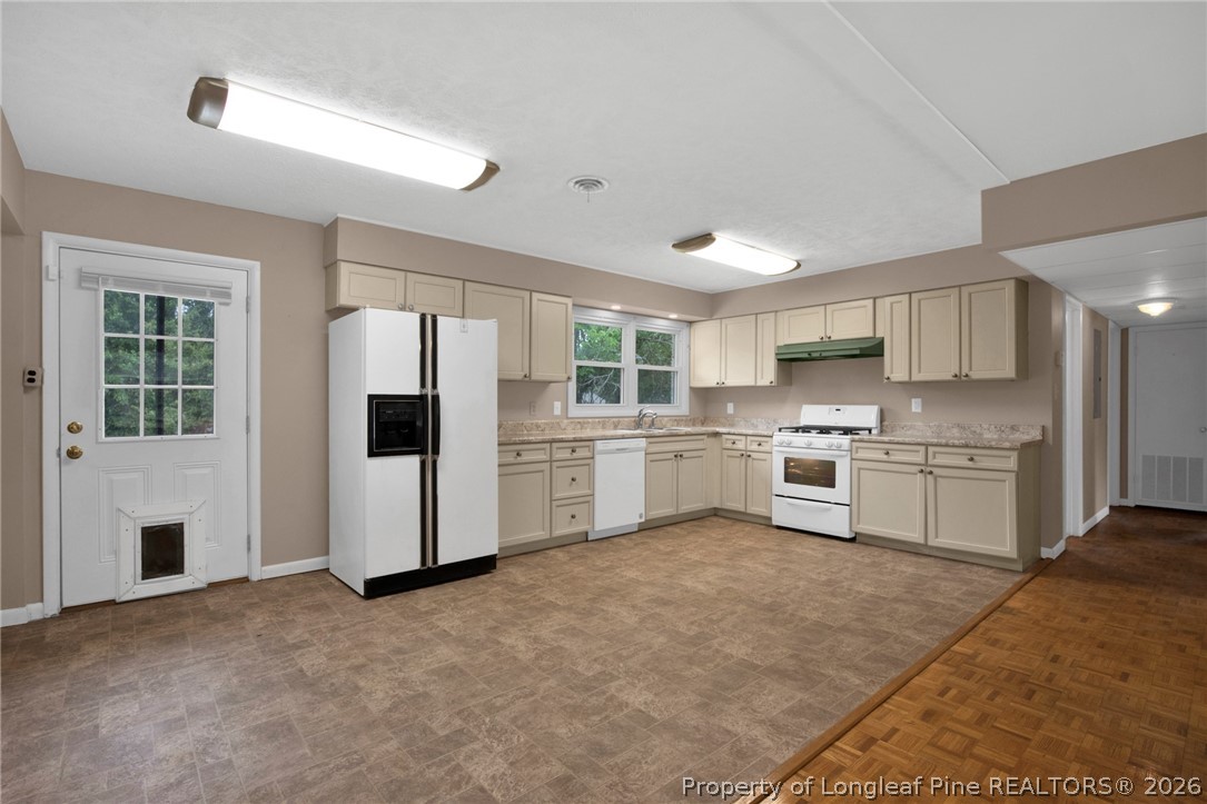 837 Montclair Road Fayetteville, NC 28314 - Photo 8 of 33 Gallery Image 8