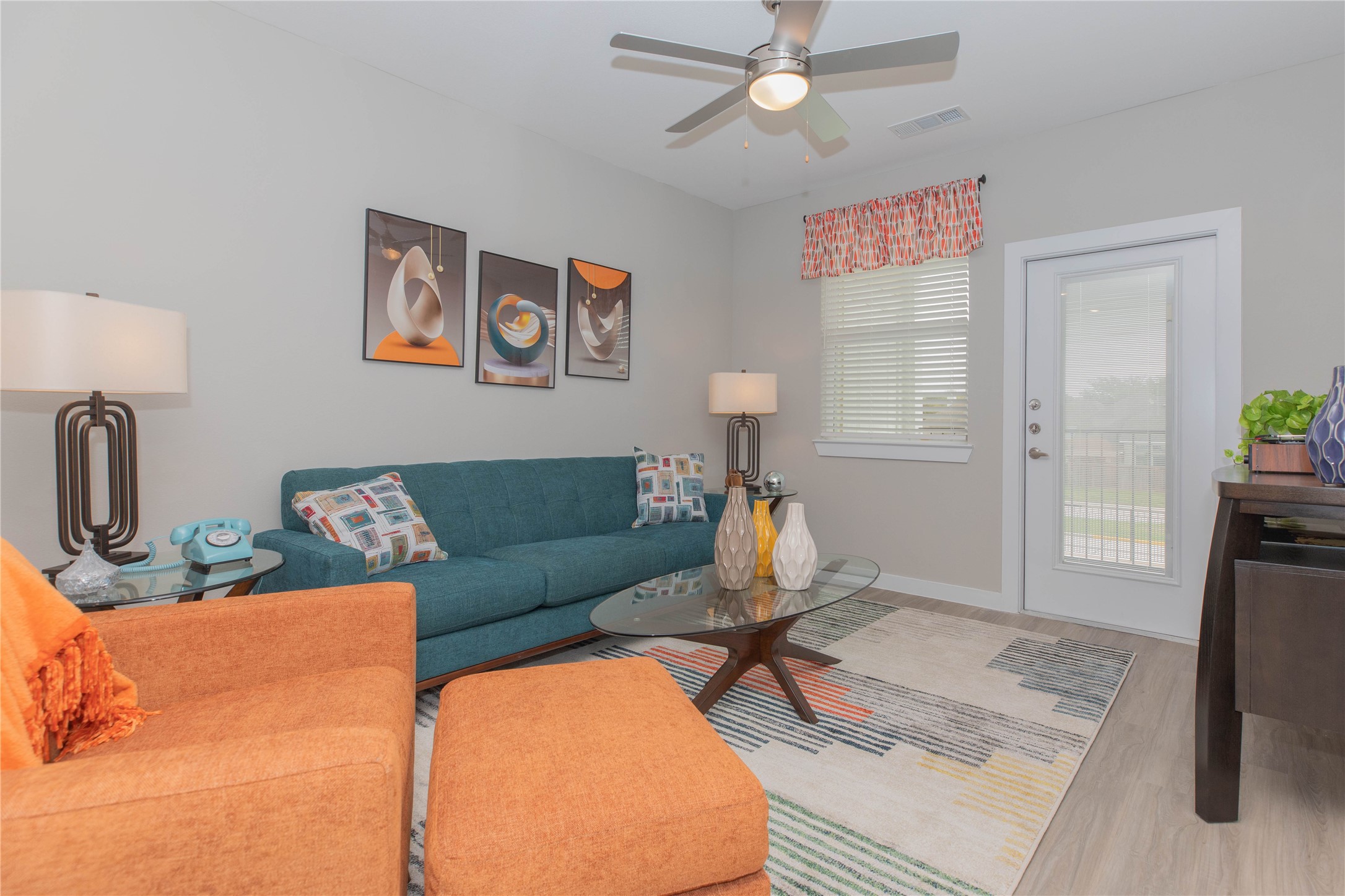 20525 Ella Boulevard, Unit B1 Spring, TX 77388 - Photo 4 of 15 MODEL UNIT SHOWN