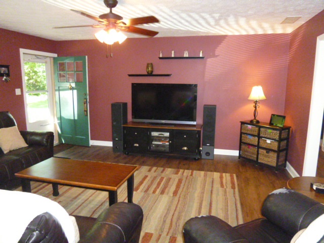 220 Christ Road Evansville, IN 47711 - Photo 2 of 22 Gallery Image 2