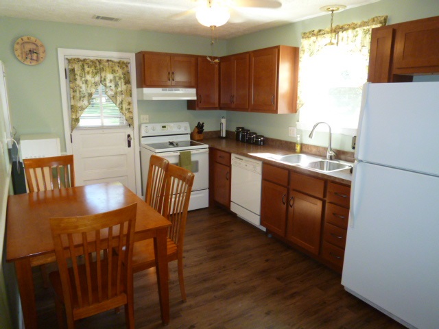 220 Christ Road Evansville, IN 47711 - Photo 4 of 22 Gallery Image 4